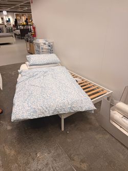 IKEA twin bed frame /twin mattress