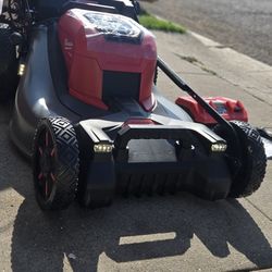 Podadora milwalkee 2 baterías de 5h Y cargador doble New