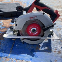 M18 FUEL 18V Lithium-Ion Brushless Cordless 7-1/4 in. Circular Saw