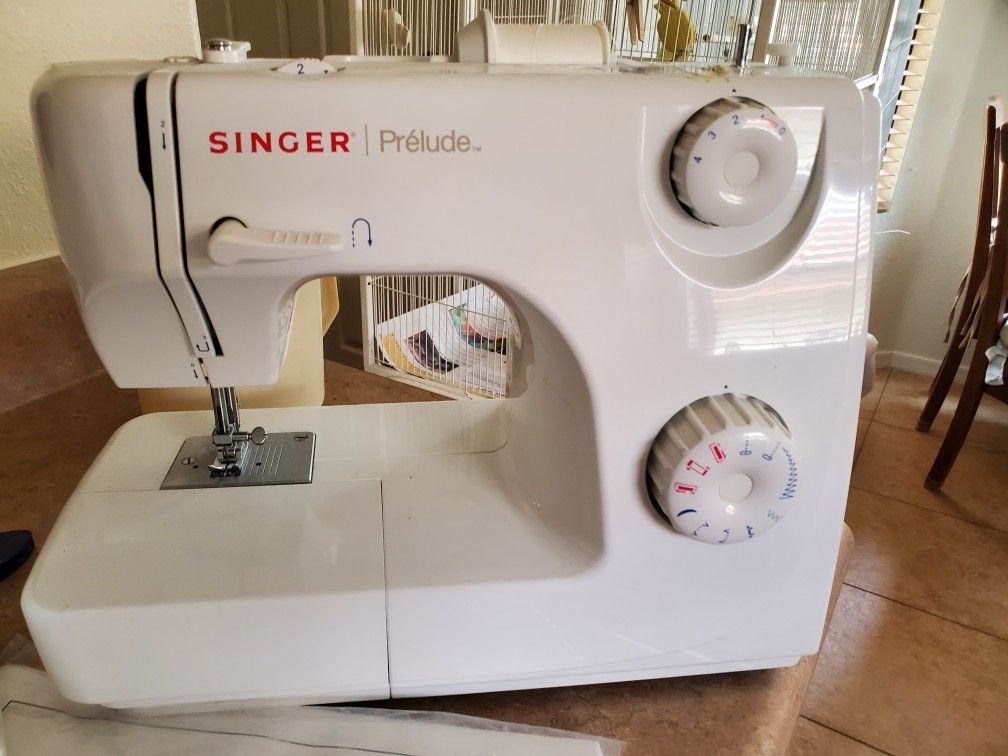 Singer Prelude Sewing machine