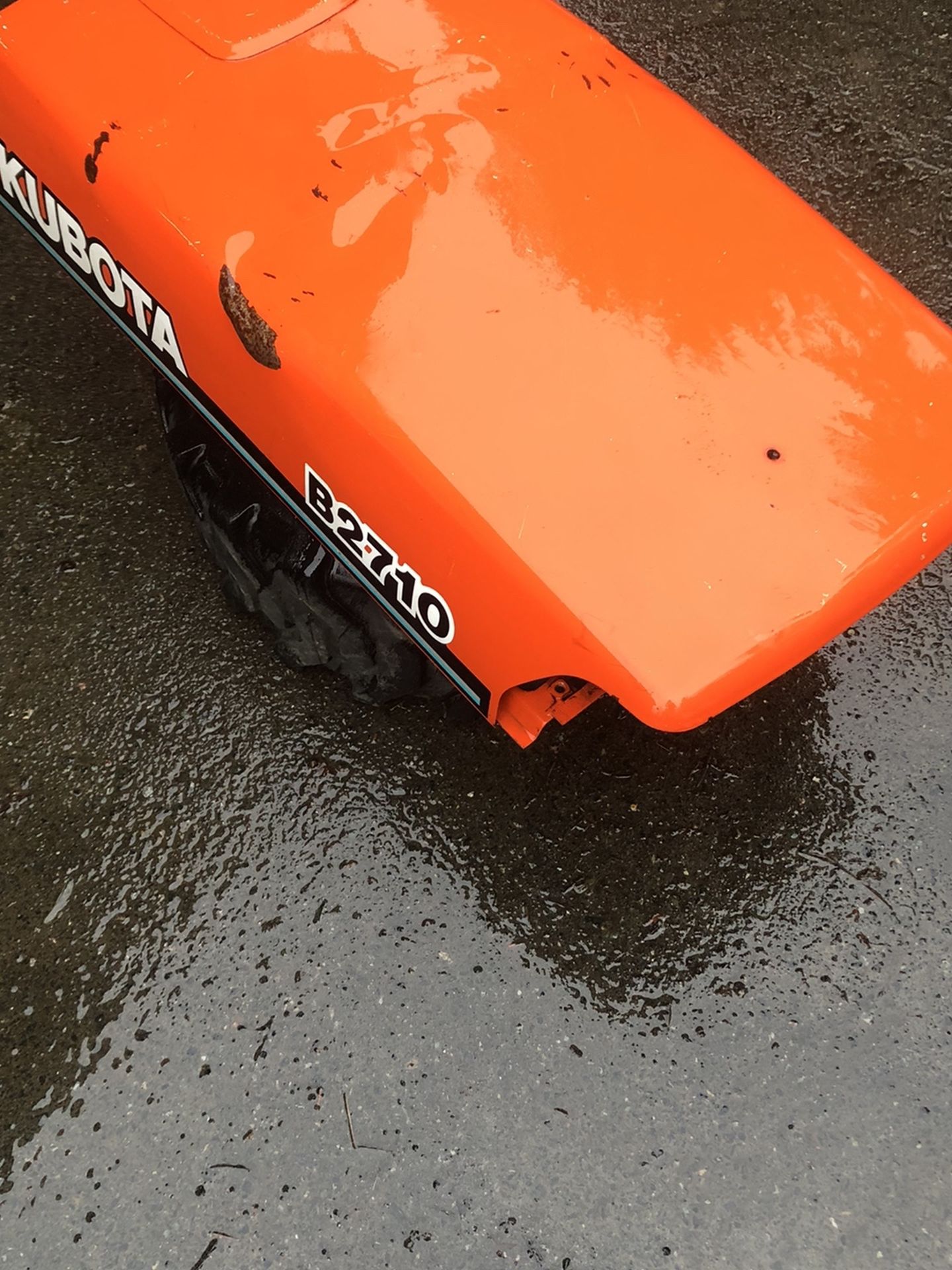 kubota B2710 hood OEM