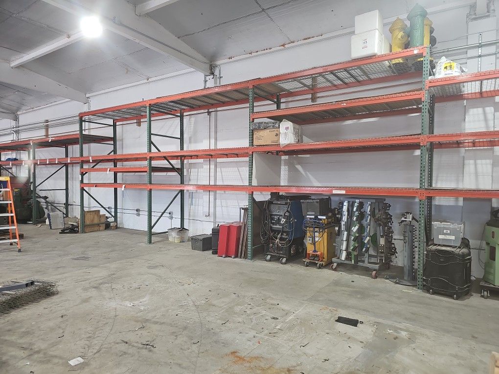 HEAVY DUTY PALLET RACK