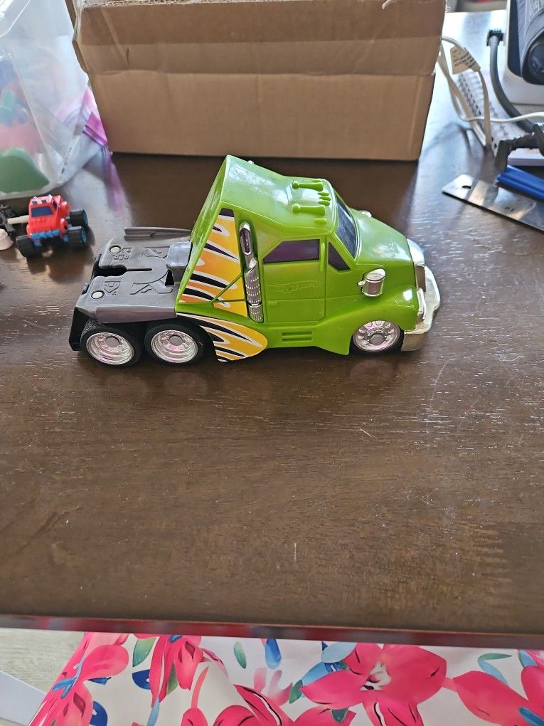2004 Vintage Hotwheels Car Carrier Missing The Carrier