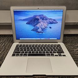 Apple Macbook Air 13" Core I5 Laptop 8 GB RAM 256 GB SSD