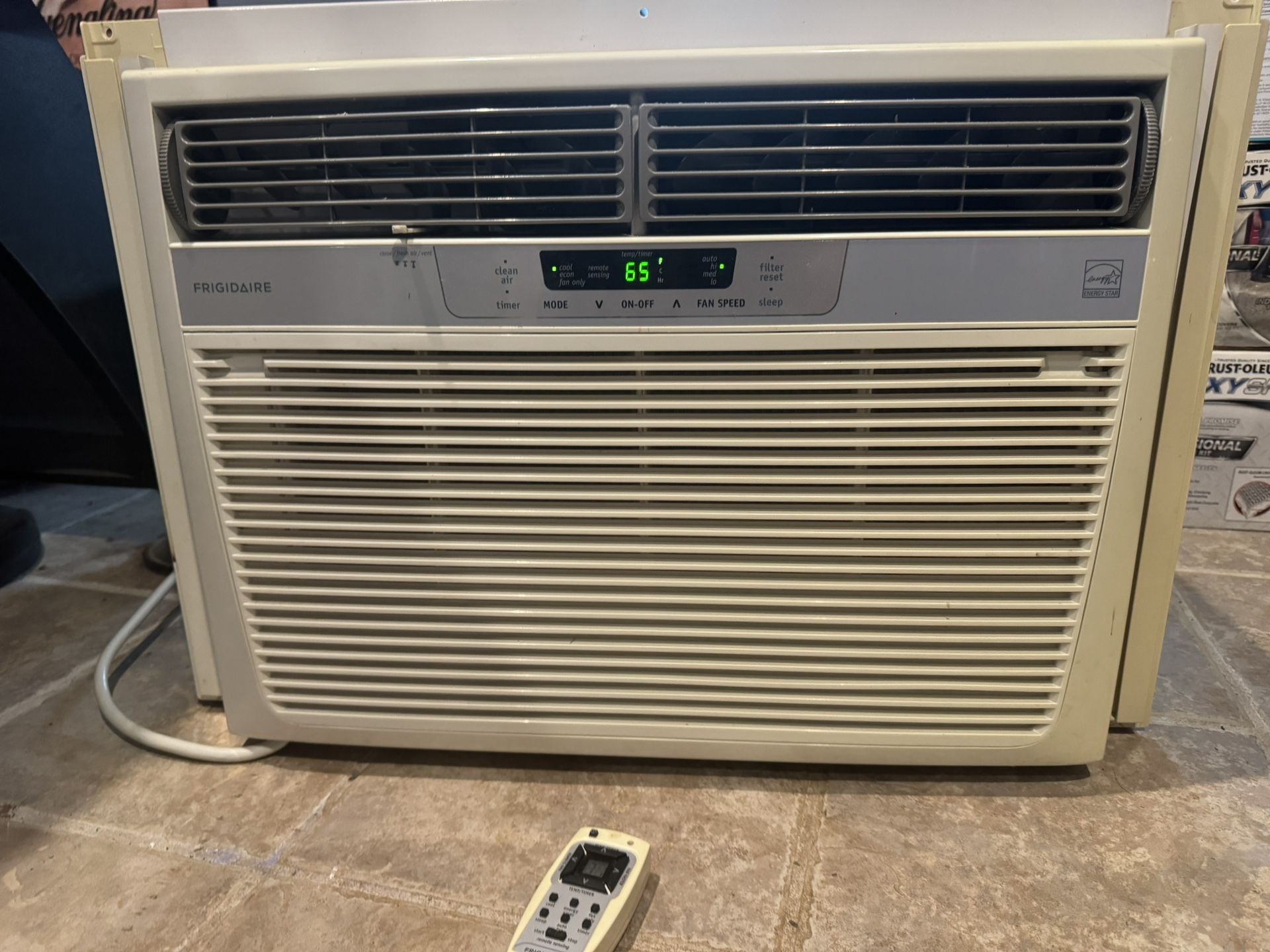 Frigidaire Air Conditioner 15,100 Btu. With Remote. Works Good And Super Cold. Must Pickup