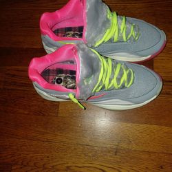 Nike Freaks size men's 7.5