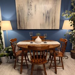 Beautiful Solid Wood Dining Set Good Condition!!! Table With 2 Leaves And 6 Chairs! I Can Deliver