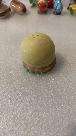 Vintage Hamburger Salt Pepper Shaker Burger Novelty Ceramic