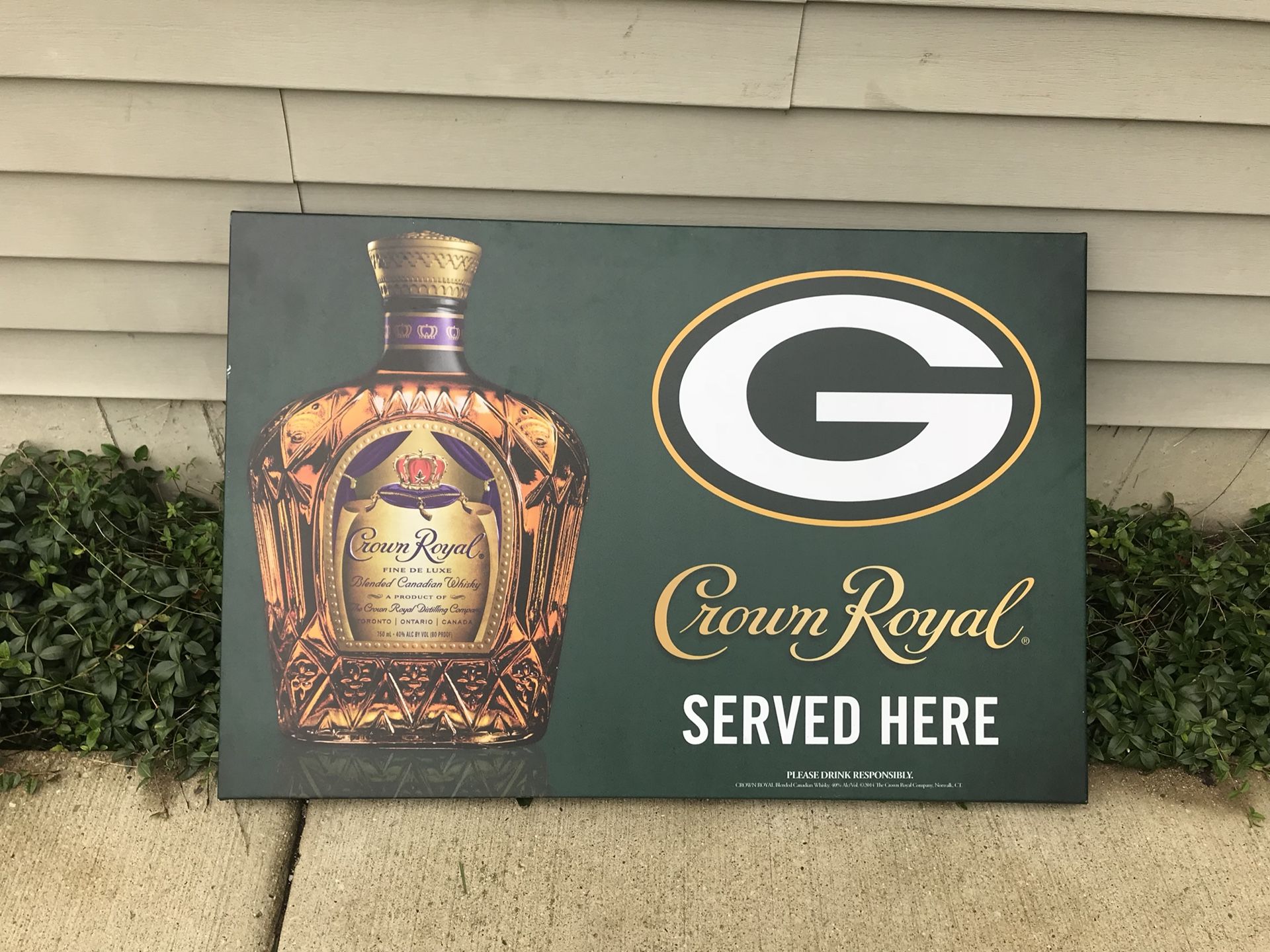 Green Bay Packers NFL CROWN ROYAL CANVAS SIGN AWESOME! Excellent condition! Measures 24” x 36” I have a lot of beer and liquor signs I am listing!