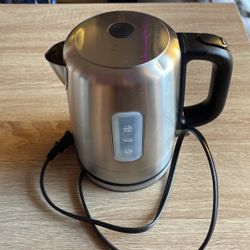 Water Kettle Amazon Basics 