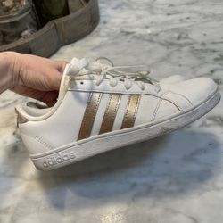 Girls Adidas Tennis Shoe