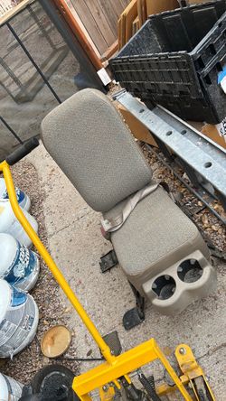 1999–13 Gm Truck Front Center Jump Seat/belt