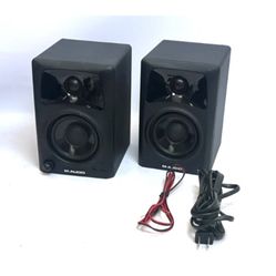 M-AUDIO AV32  Studio / Computer Speaker