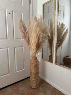 Pampas with vase