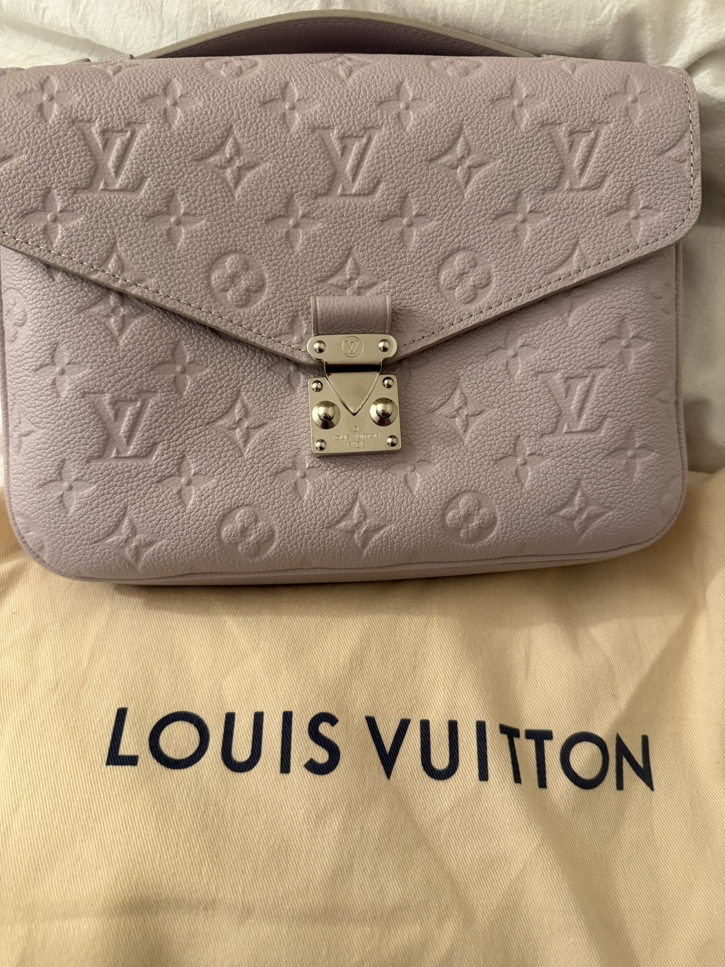 Louis Vuitton LV Monogram