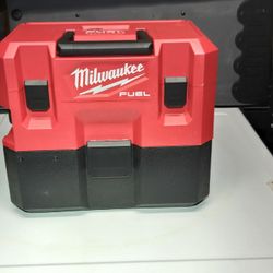 Milwaukee Fuel M12 Wet /Dry Vac OPEN BOX 