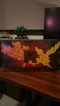 Pokémon Team Rocket’s Mewtwo ex Ultra-Premium Collection – Sealed