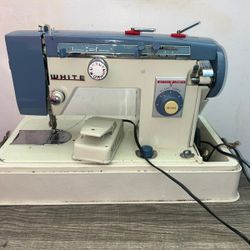 Vintage Sewing Machine 