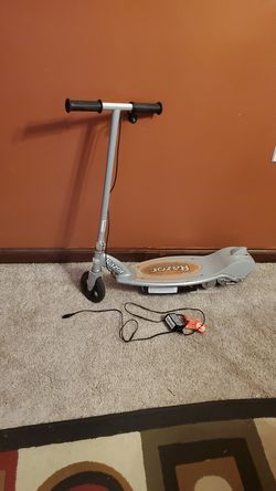 Electric razor scooter