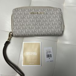 Micheal Kors 