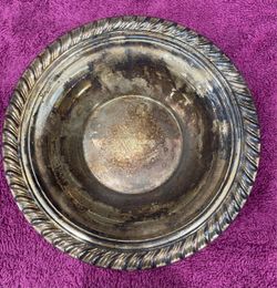 Wm. Rogers Silverplate Round Bowl with Rope Edge