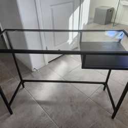 Minimalistic Table/desk