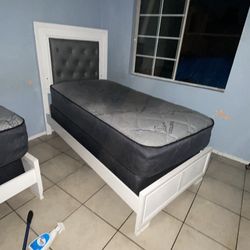 Twin beds w/ twin Frame