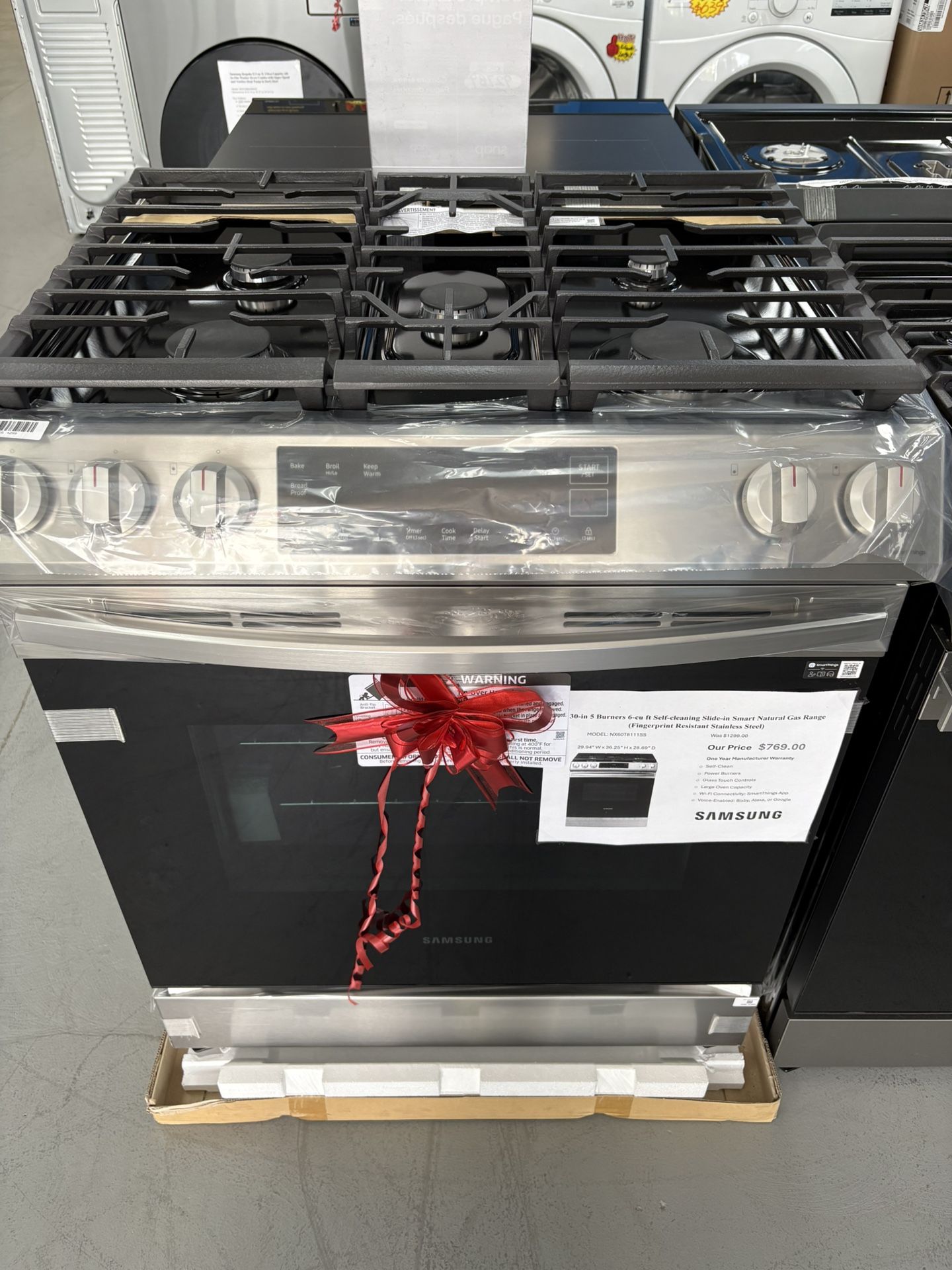 Brand New Samsung Gas Range with Self-Cleaning🔥