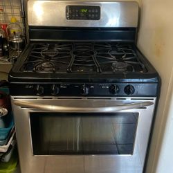 Frigidaire Gas Stove, Works Great