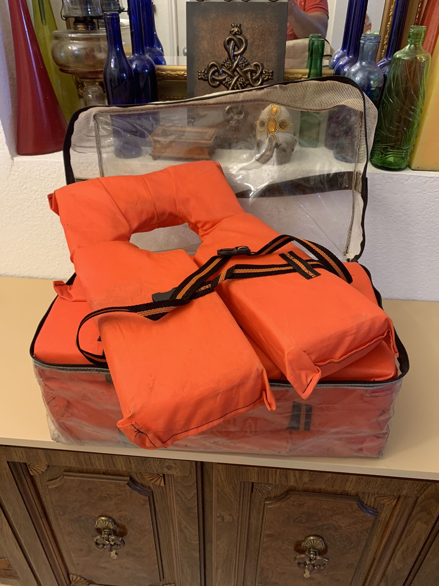 Pack Set Of 4 Adult Life Jackets In Carry Case 