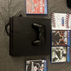 PlayStation 4 (PS4)