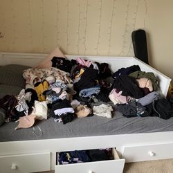 Full Daybed + Mattress with Storage