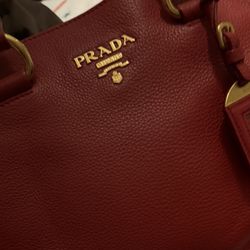 Brand NEW Prada Bag with matching Wallet