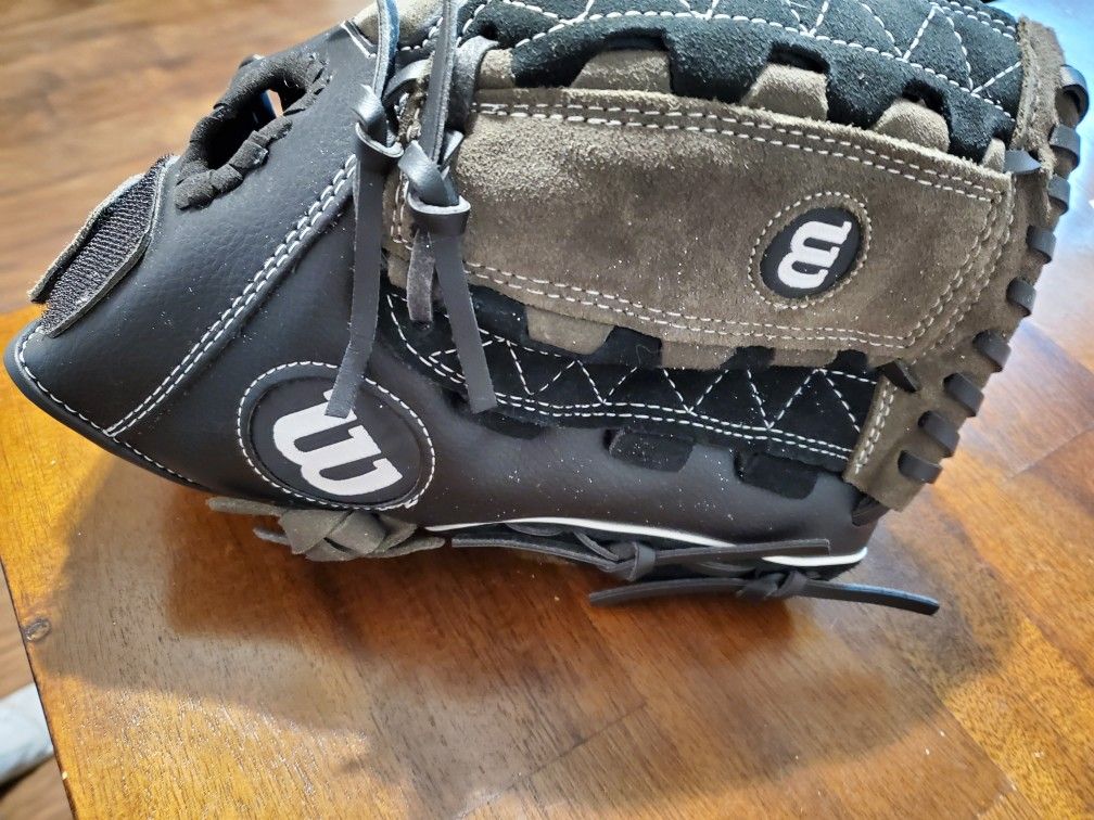 11 1/2" Wilson Softball Glove