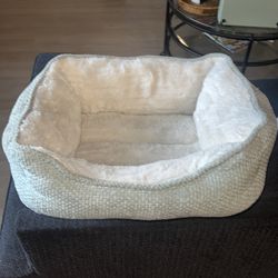 Cat or small dog bed
