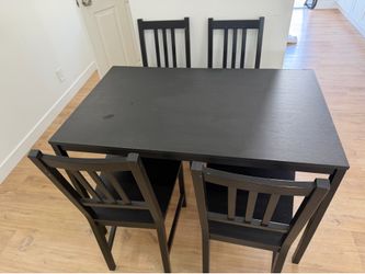 4 Chair and Table Black