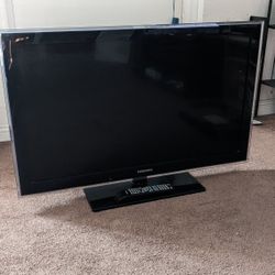 Samsung 40" LCD HD TV (1080p) w/ Original base stand & remote