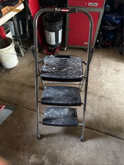 STOOL STEEL 3 STEP