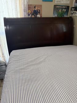 Queen bed mattress