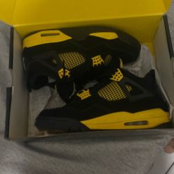 Jordan 4 Retro Yellow Thunder
