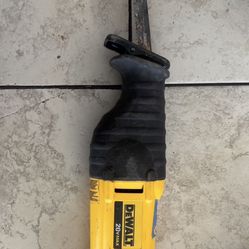 DEWALT DCS380 Reciprocating Saw