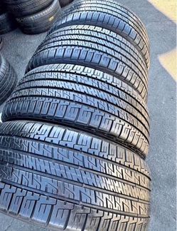 235/60r18 Goodyear tires con 80% de Vida las 4
