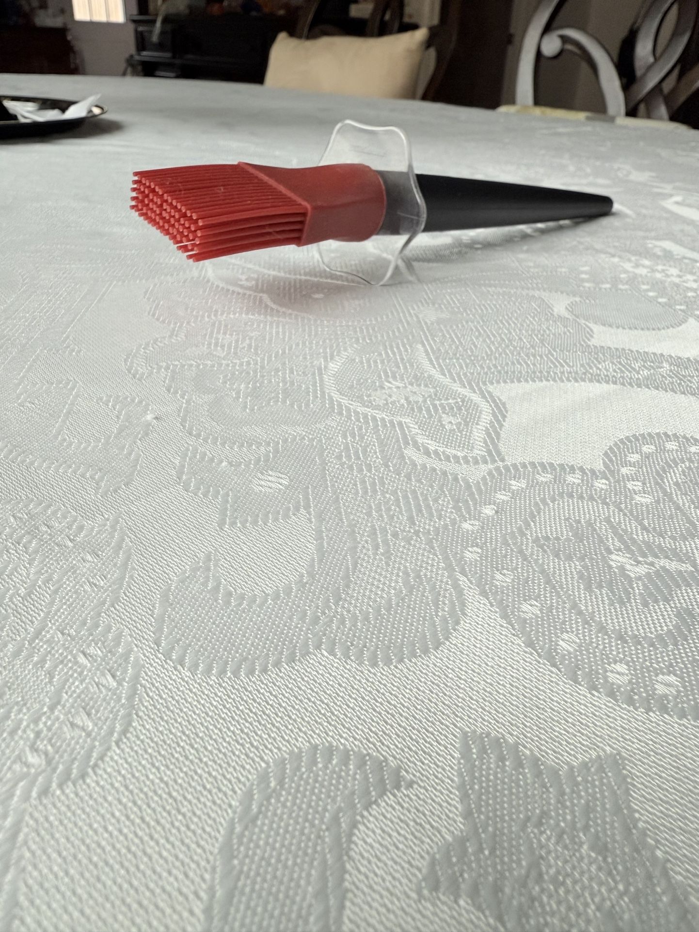 Progressive Drip-less Basting Brush. The unique wavy collar keeps the basting brush head elevated to prevent messes and keeps the brush from rolling o