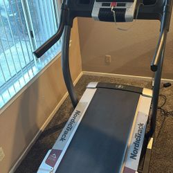 Nordic track Treadmill 