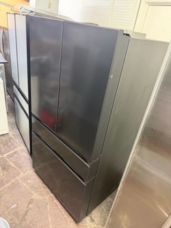 Samsung counter depth black stainless steel refrigerator 36”w