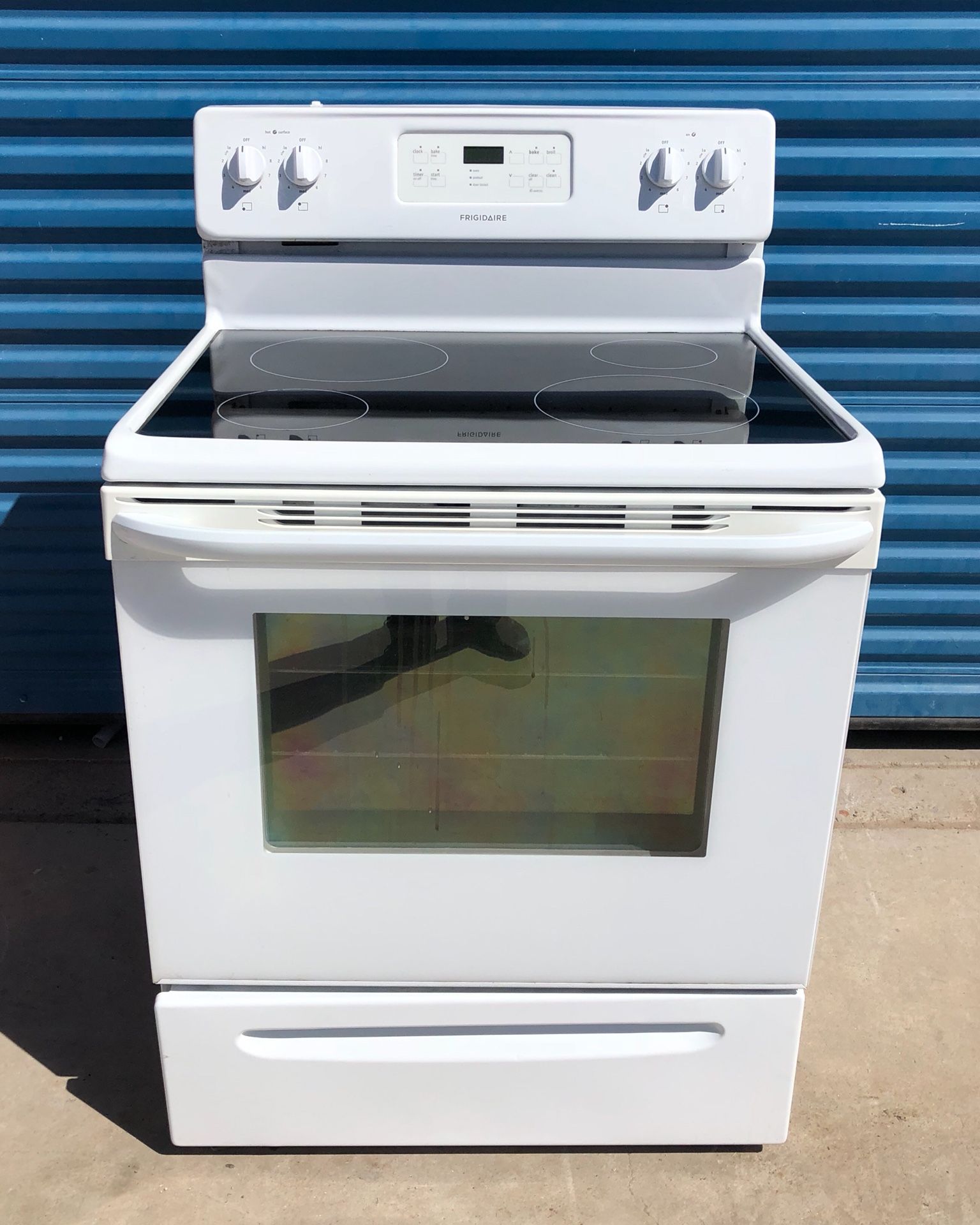 Frigidaire White Glass Top Electric Range