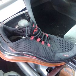 NIKE AIR 720 SIZE 11