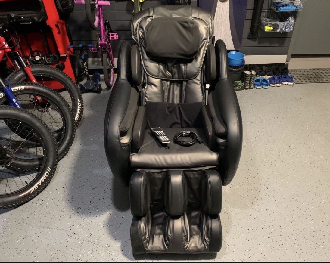 OSIM uAstro OS-7430 Massage Chair Brookstone