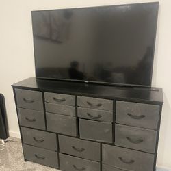 Vizio Tv With Dresser 