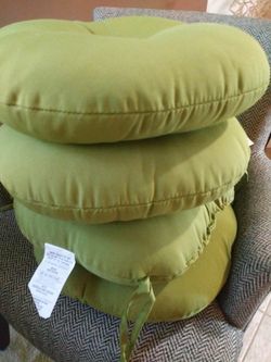 Round chair cushions